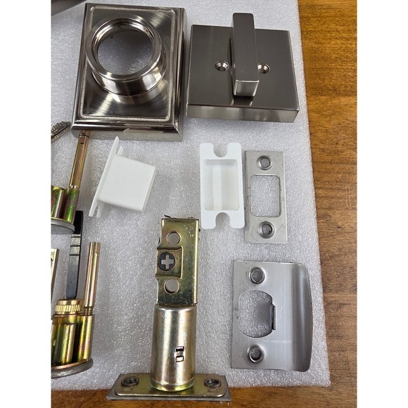 Brushed Nickel Entry Door Handle Lock Set with Deadbolt Keyed Entry Brand New - Picture 12 of 13